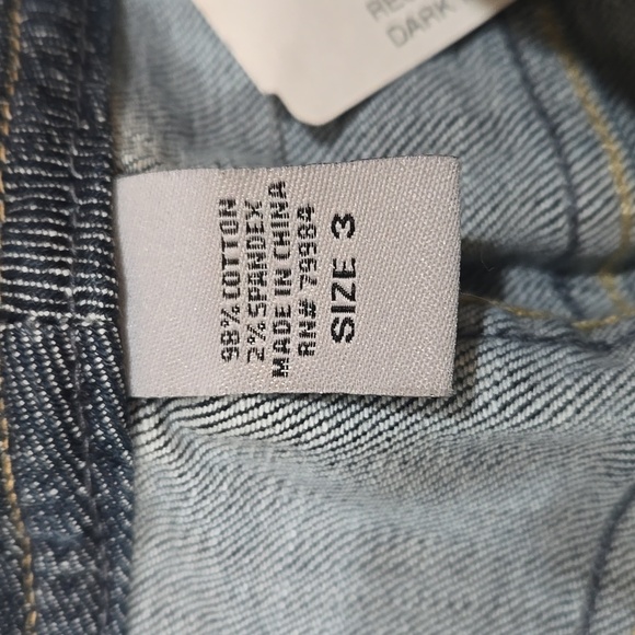 NWT! Chico's Embroidered Straight Leg Jeans!! - Picture 5 of 7